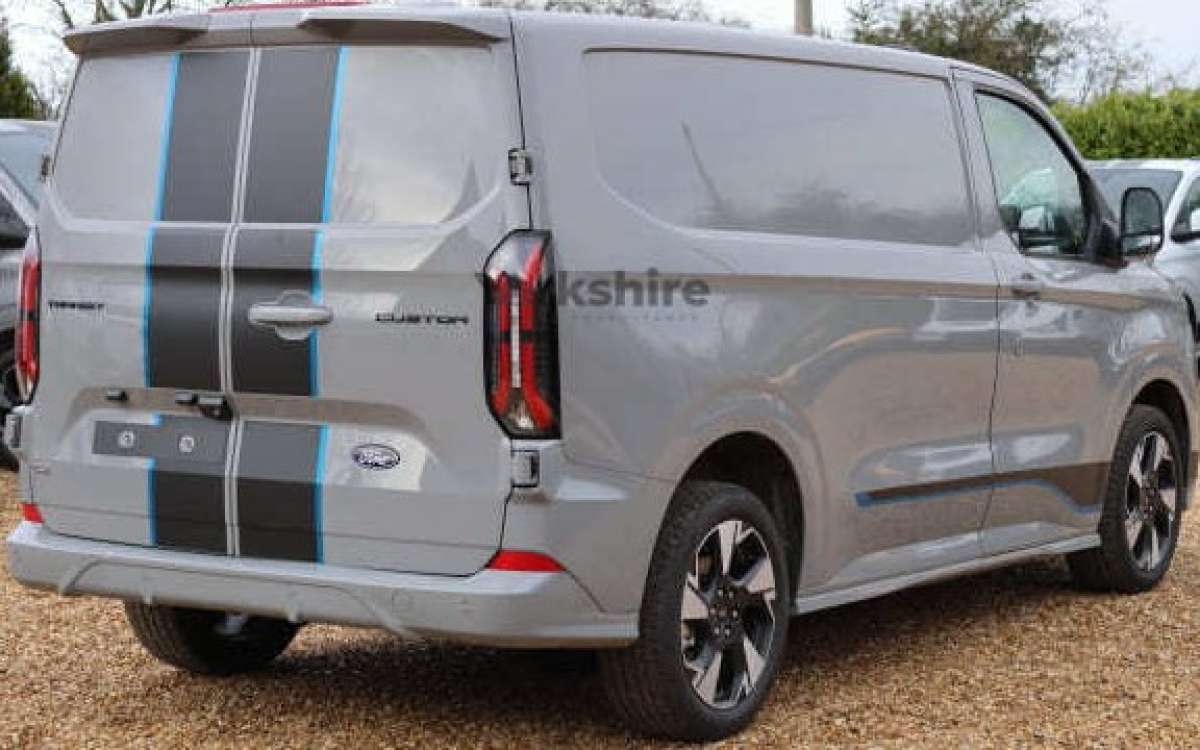 This is the Transit Custom 320 L1H1 232PS PHEV Sport Van vehicle.